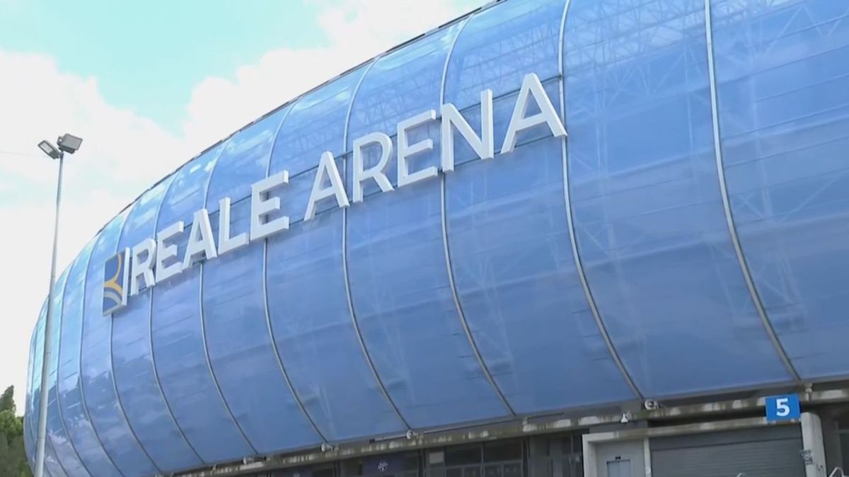 Exterior del estadio Reale Arena en San Sebastián, Guipúzcoa