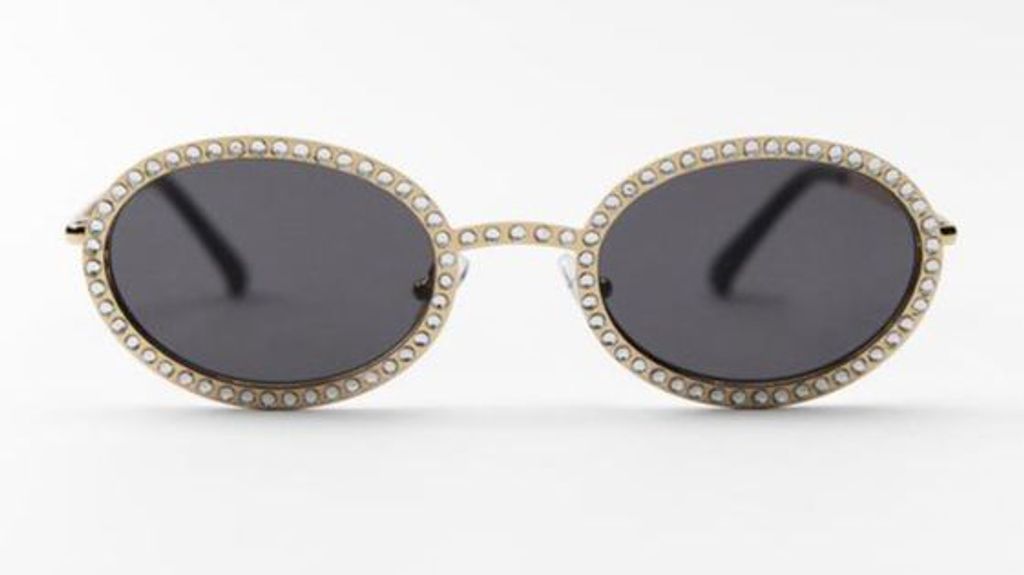 Gafas de sol con aplicación de joyas de Zara