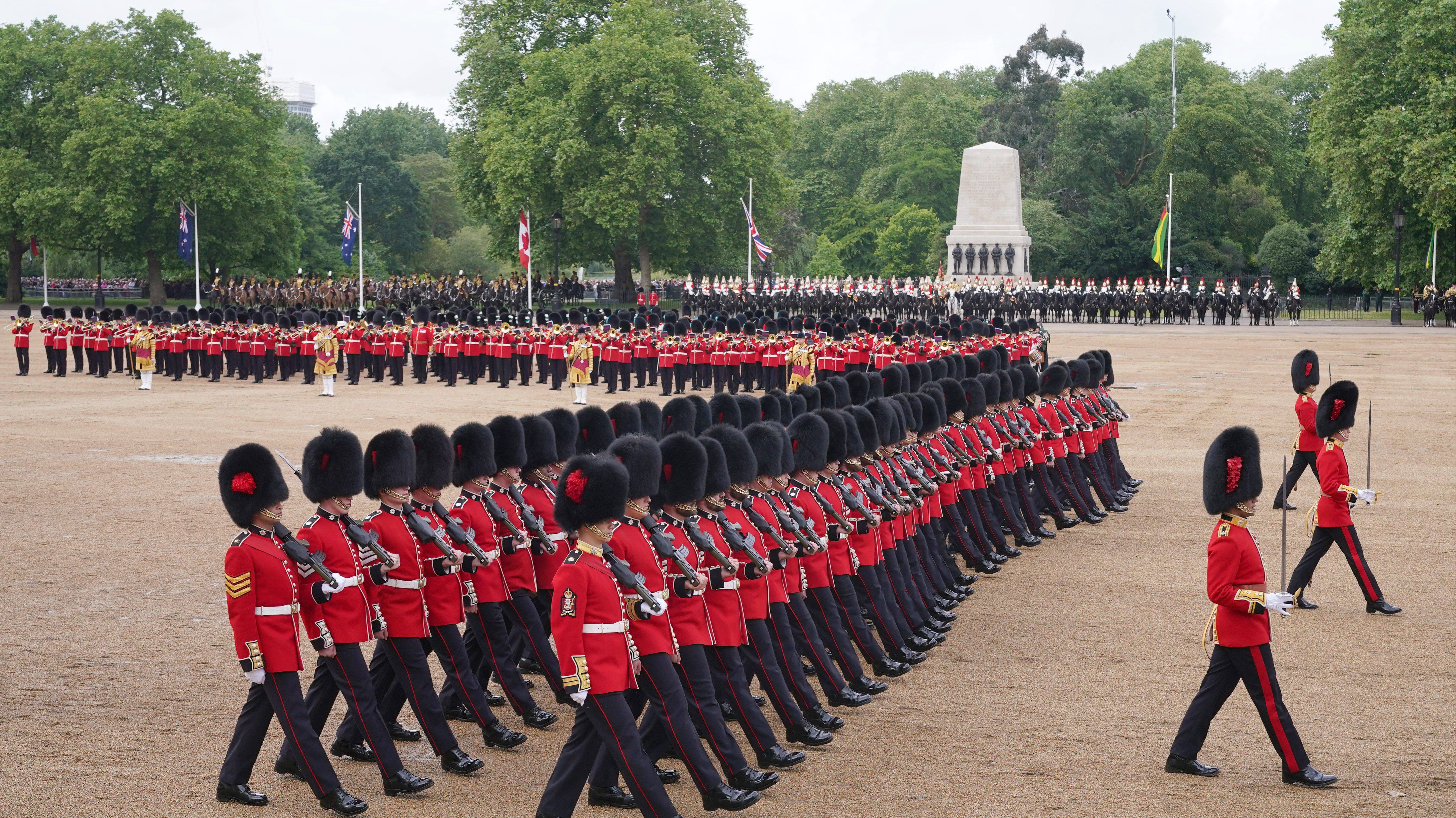 Miembros de la Guardia Galesa durante la ceremonia Trooping the Color