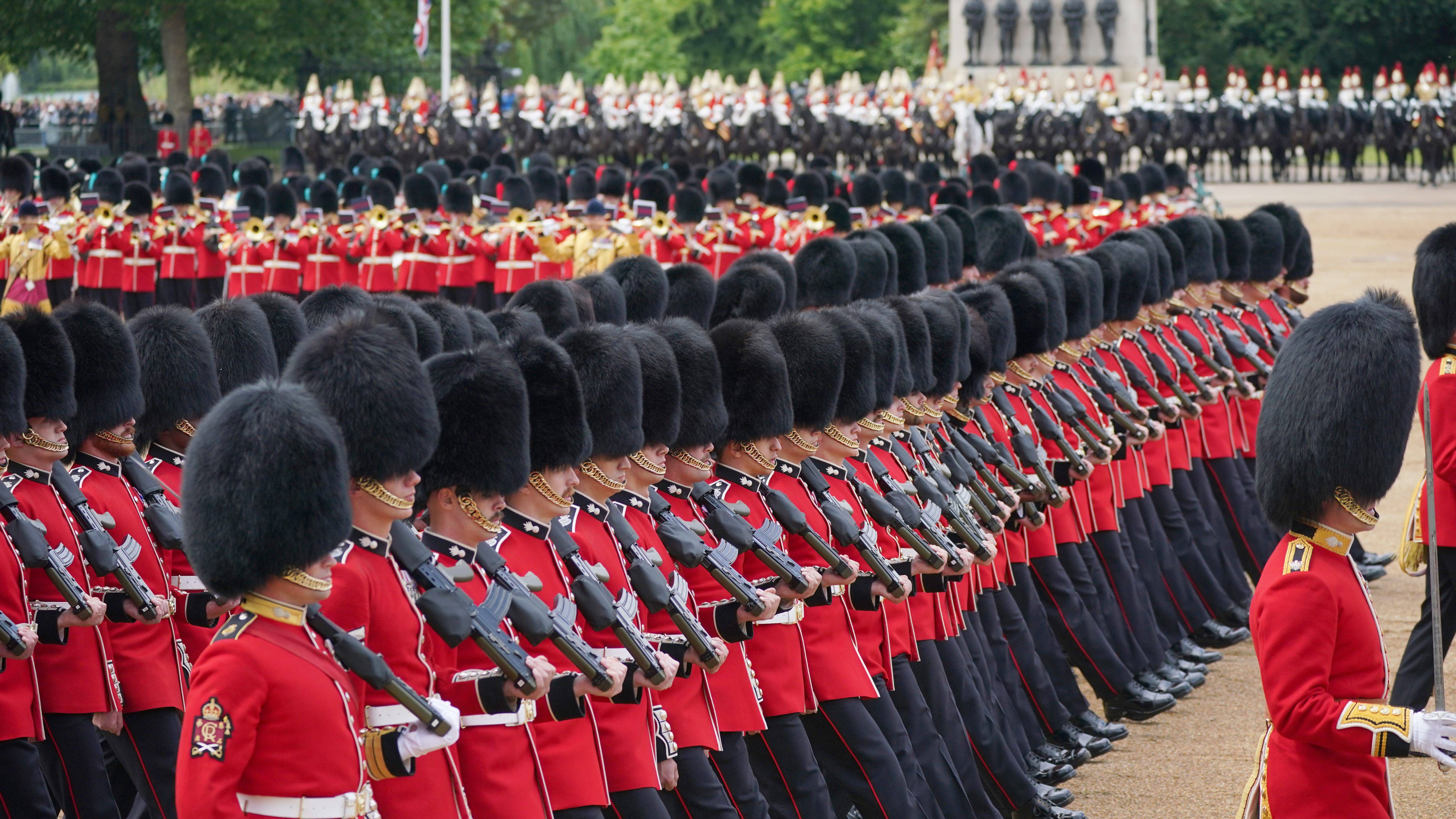Miembros de la Guardia Galesa durante la ceremonia Trooping the Color