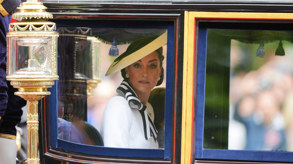 Primeras imágenes de Kate Middleton a su llegada a Trooping The Colour: de blanco y junto a sus hijos