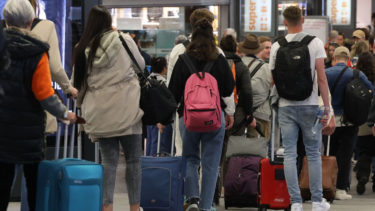 Transportes abre este lunes la web para que los jóvenes viajen con descuentos con el Programa Verano Joven