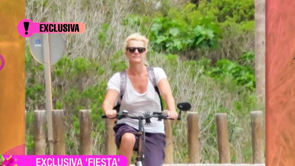 Ana Duato, de vacaciones con su familia en Ibiza tras declarar ante el juez por fraude fiscal Fiesta 2024 Top Vídeos 179