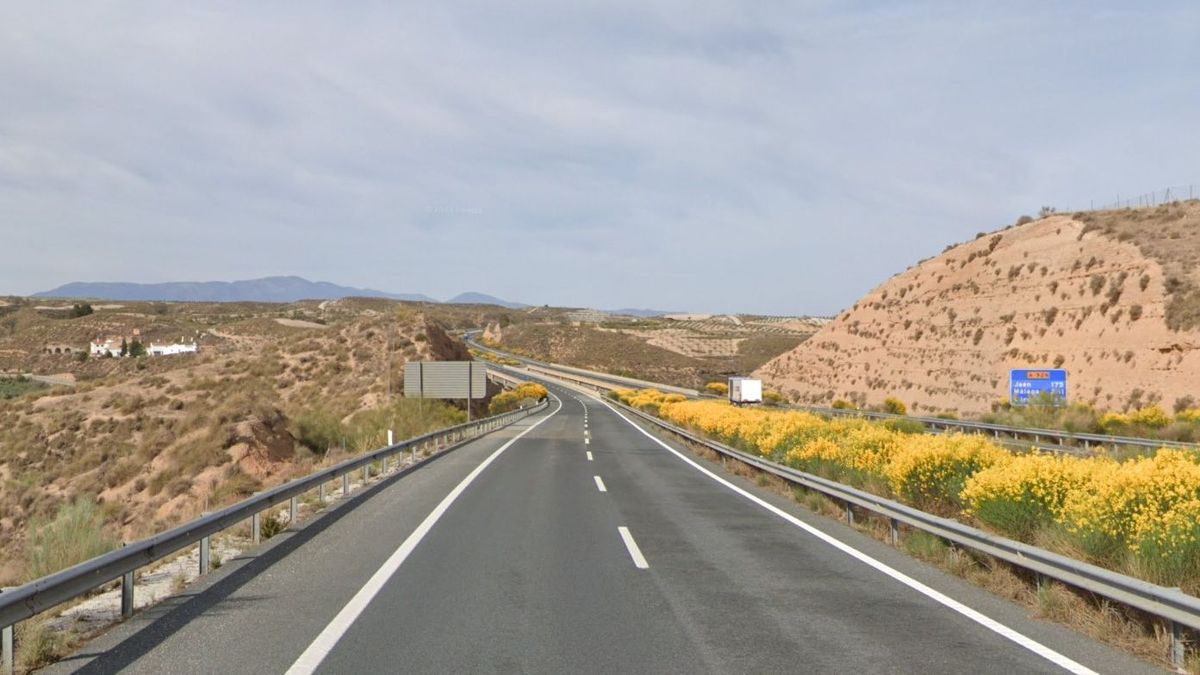 Carretera A-92N a su paso por Cúllar, en Granada
