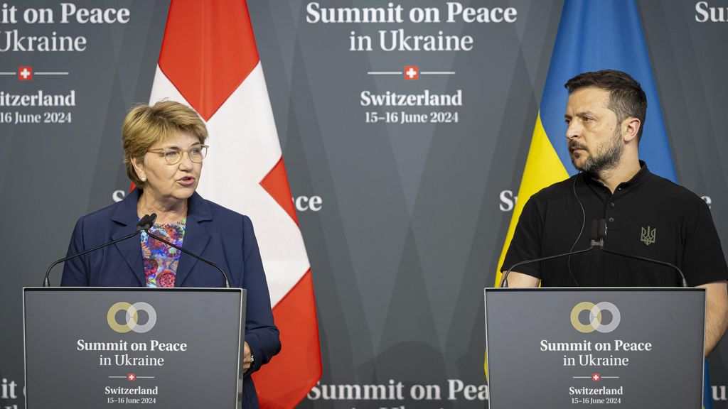 Viola Amherd y Volodimir Zelenski en la Cumbre de Paz sobre Ucrania en Suiza