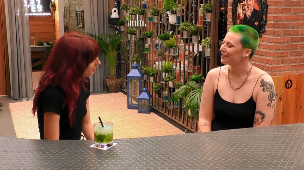 Ainhoa y Kris durante su cita en 'First Dates'