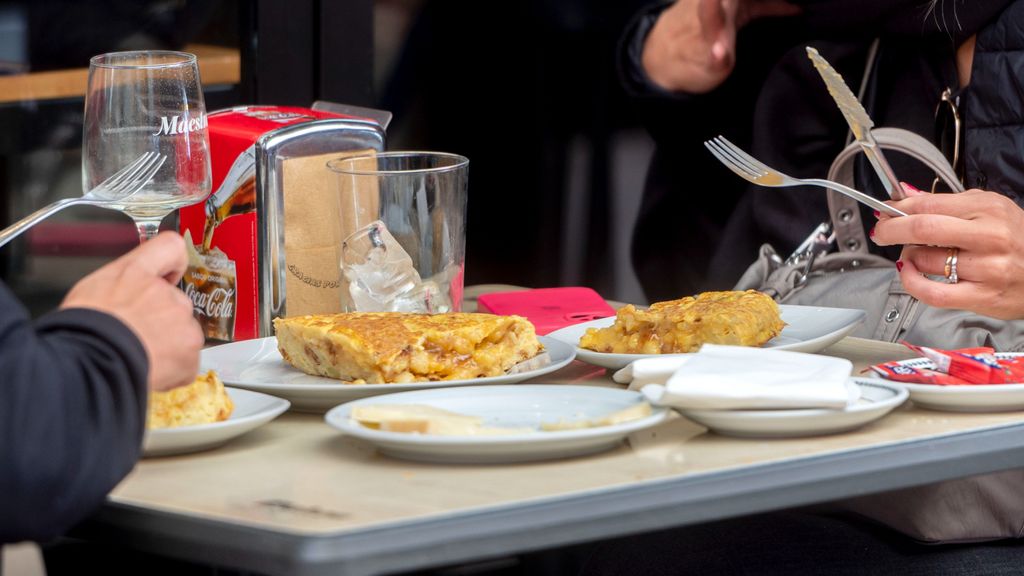Crecen un 21% los brotes alimentarios en la Comunidad de Madrid: colegios y restaurante, los grandes focos