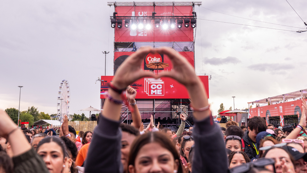 ¡Cuéntanos cuál es la cancion que más esperas en Coca-Cola Music Experience 2024!
