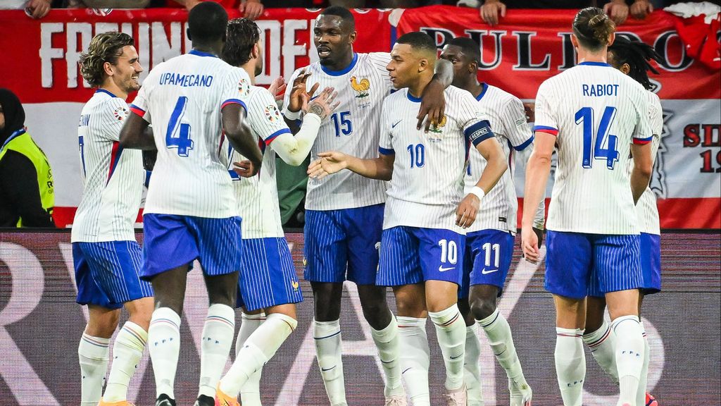 Francia celebra el gol contra Austria