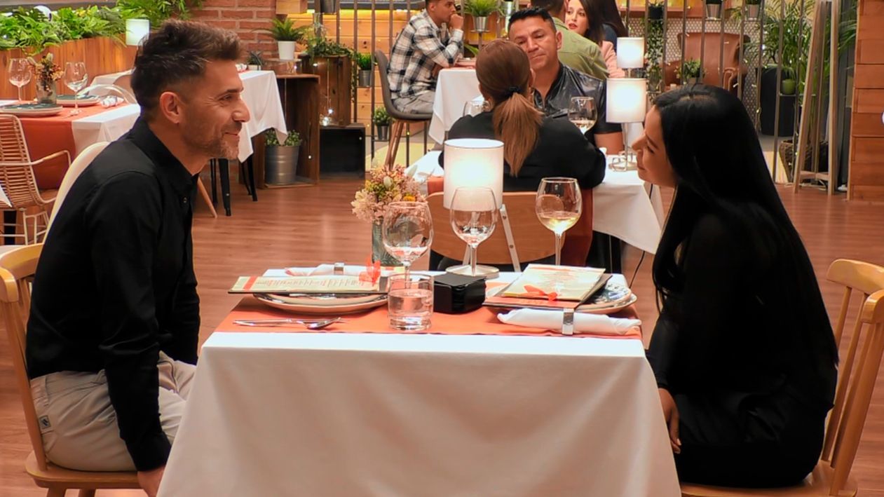 Rubén y Bochy durante su paso por 'First Dates'