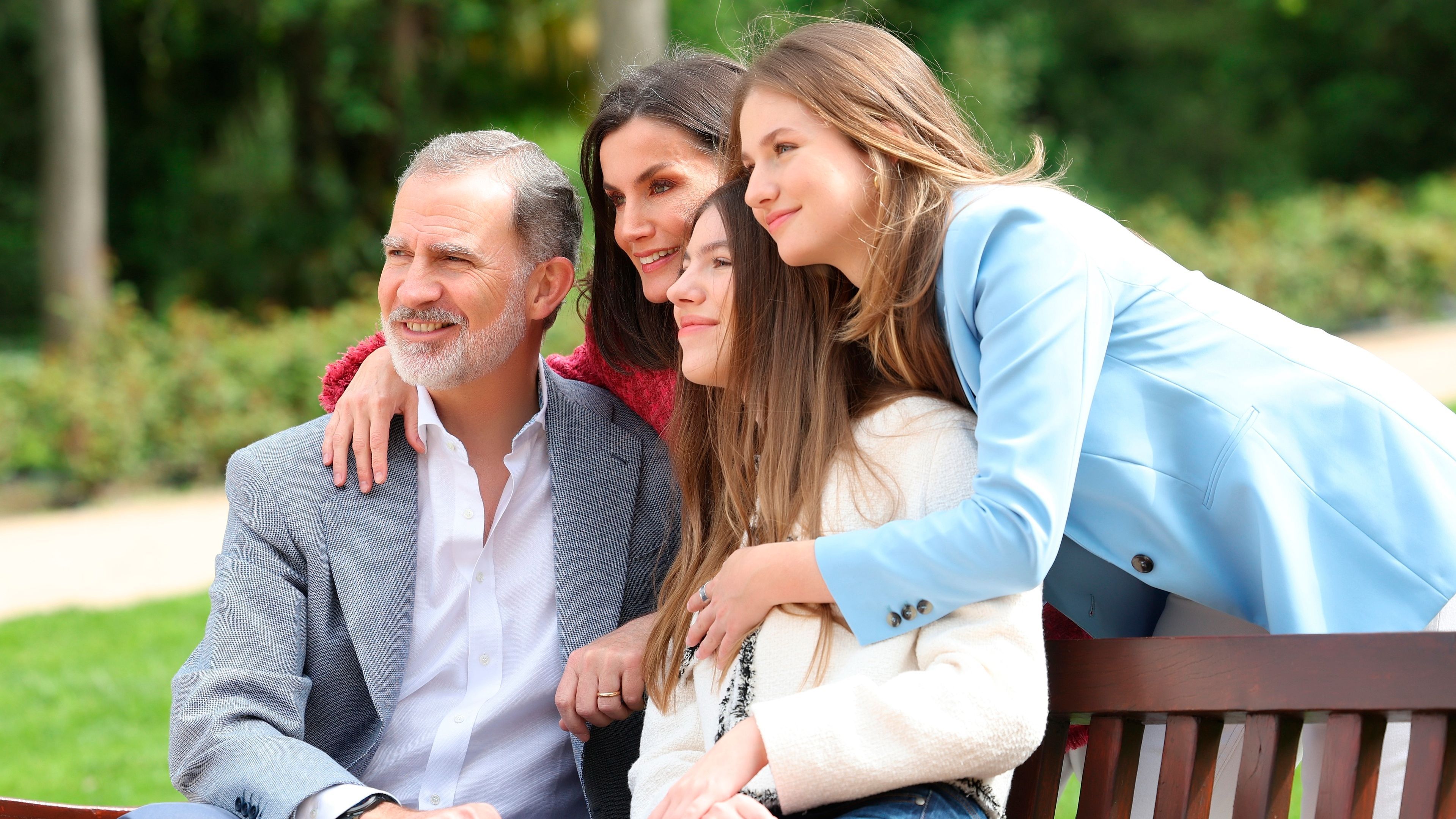 Posado de la Familia Real por el 20 aniversario de boda de los reyes.