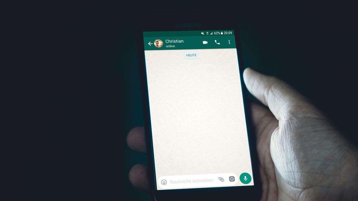 Adiós a los audios interminables: WhatsApp permitirá transcribir las notas de voz