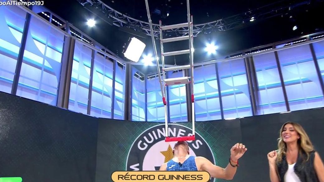 El hombre récord, en el plató de 'Tiempo al tiempo'