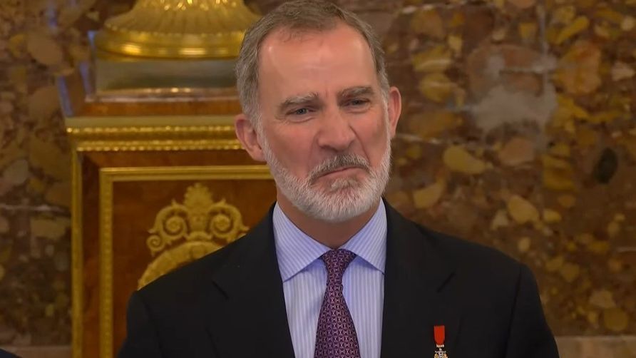 Felipe VI, sorprendido.