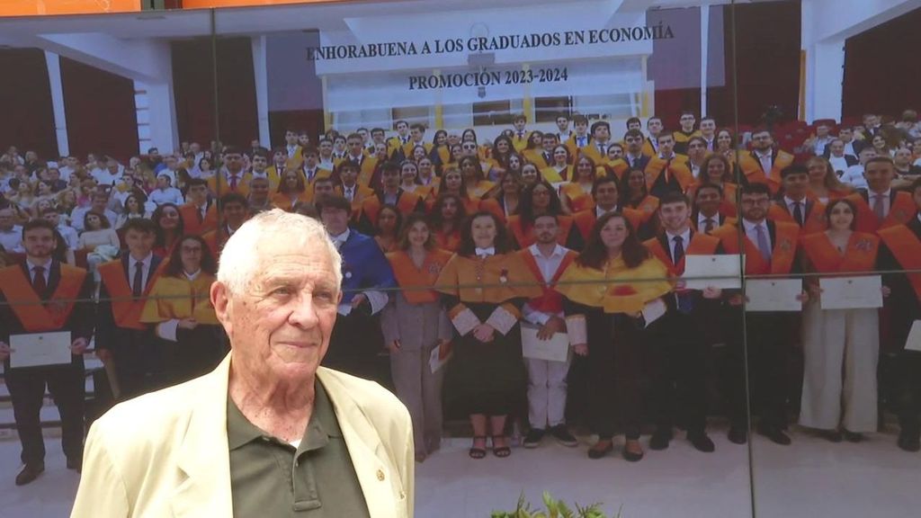 Un hombre de 91 años se gradúa en Ciencias Económicas y Empresariales: "Es un modelo a seguir"