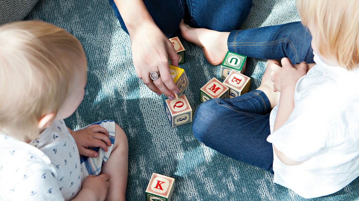 niños jugando unsplash