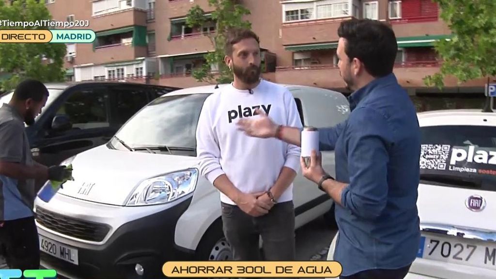 Lavar el coche con menos de medio litro de agua es posible: Así funciona esta empresa pionera en España