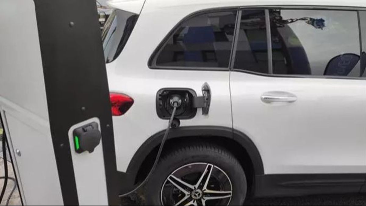 ¿Cómo cargar un coche eléctrico por primera vez?