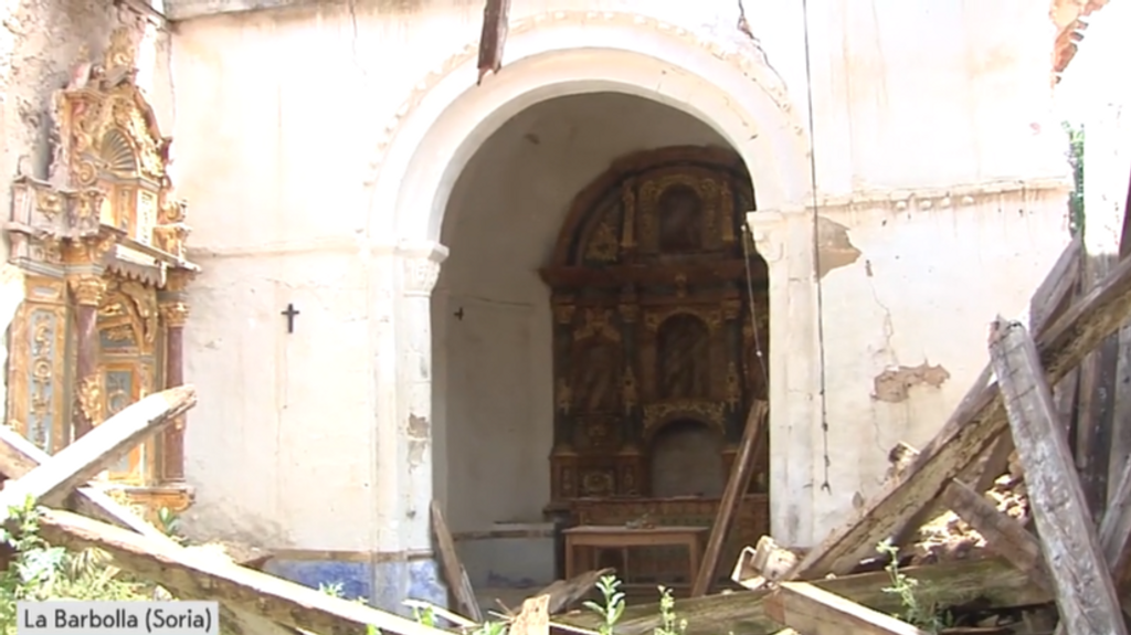 La iglesia románica de San Bartolomé de La Barbolla (Soria) se descompone: nadie se hace responsable