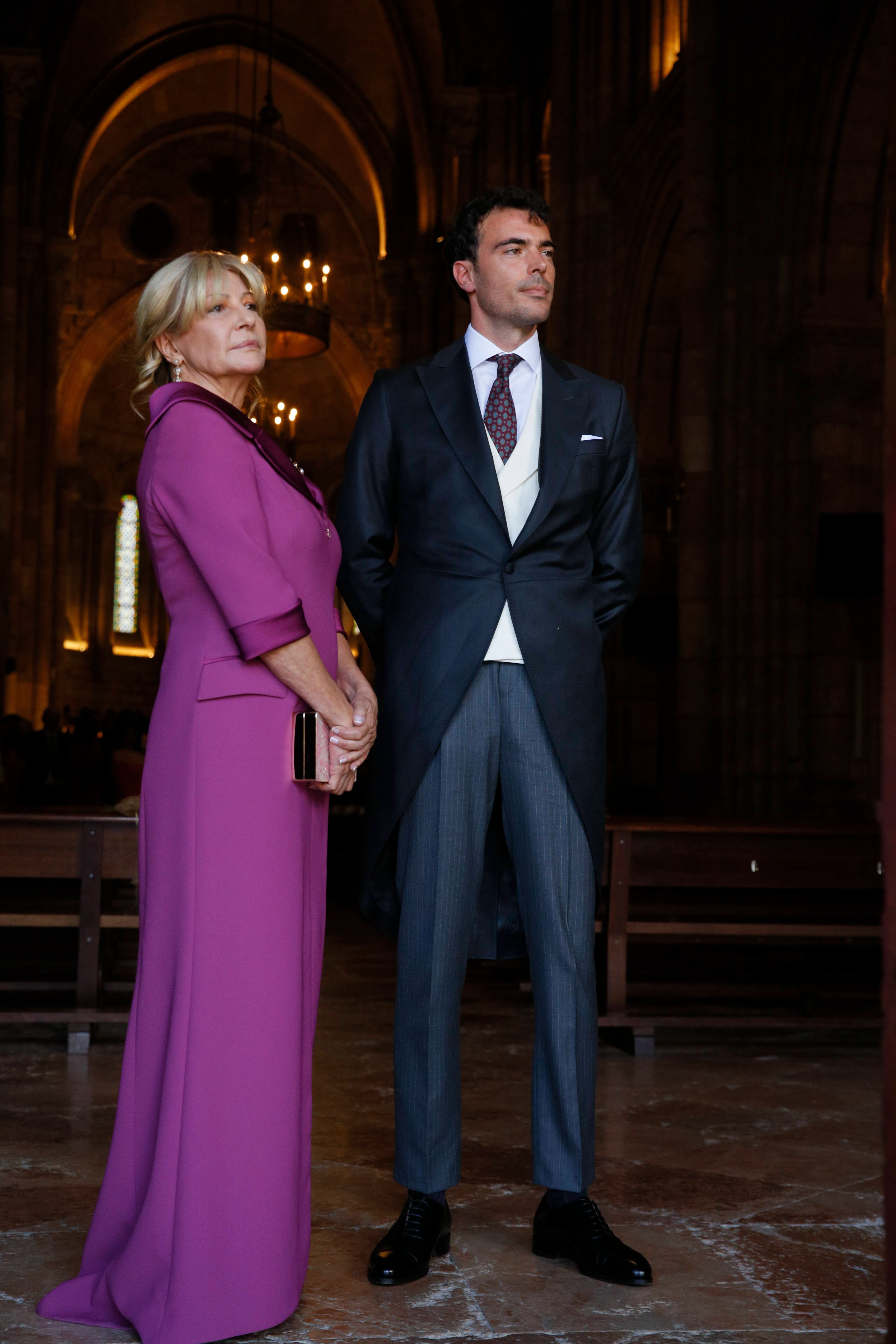 Juancho García Obregón y su madre, Marta Vázquez de Castro, madrina en su boda
