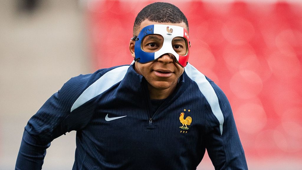 La primera imagen de Mbappé con máscara en la Eurocopa tras su rotura de nariz