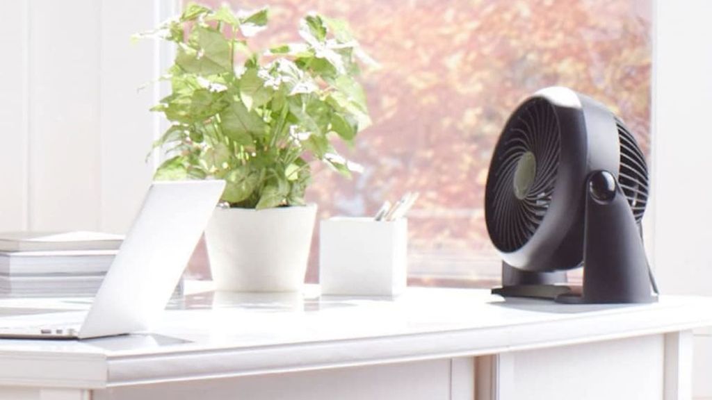 Adiós al calor con este ventilador de mesa súper potente y económico: ¡cuesta menos de 17€!