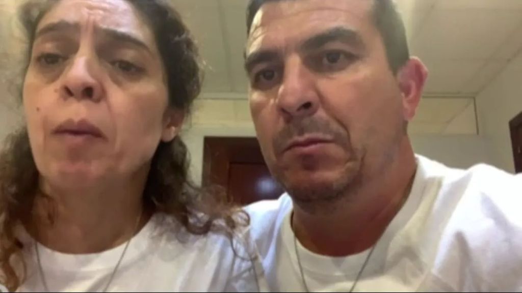 Los padres de Nerea, la joven fallecida por una presunta negligencia en Cádiz, recogen su título de graduación