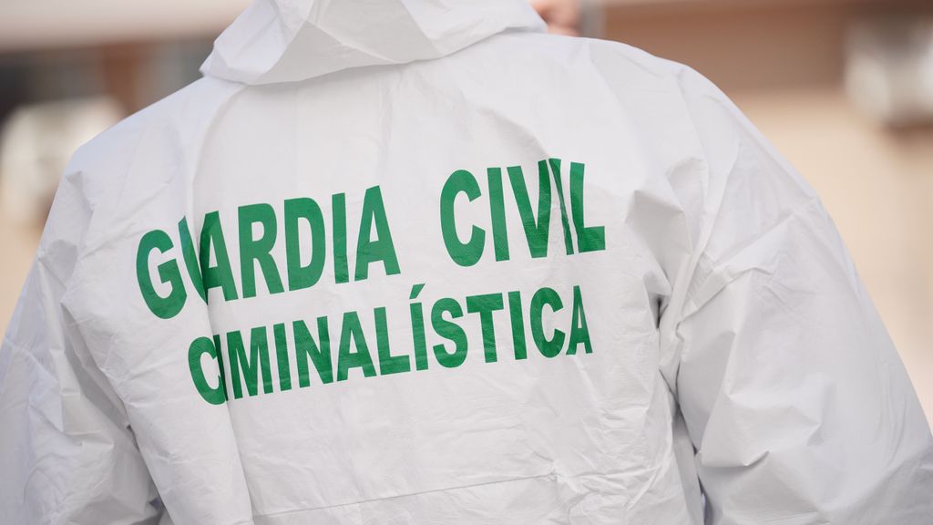 Un agente de la Guardia Civil