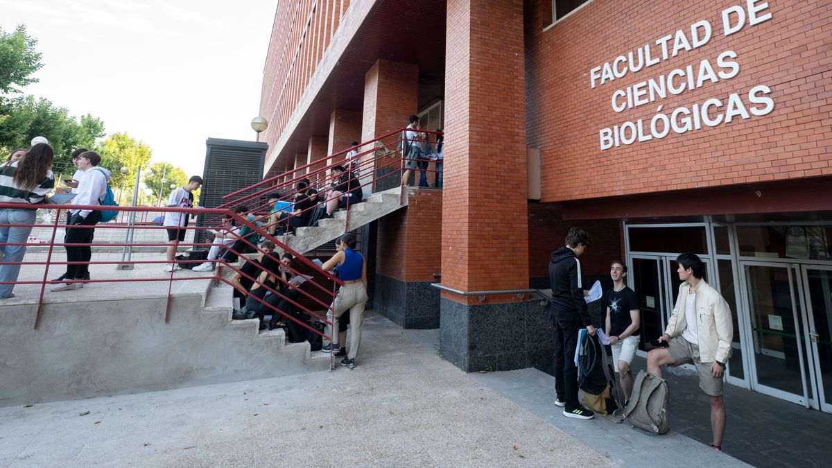 Uno de los accesos a la Facultad de Ciencias Biológicas de la UCM