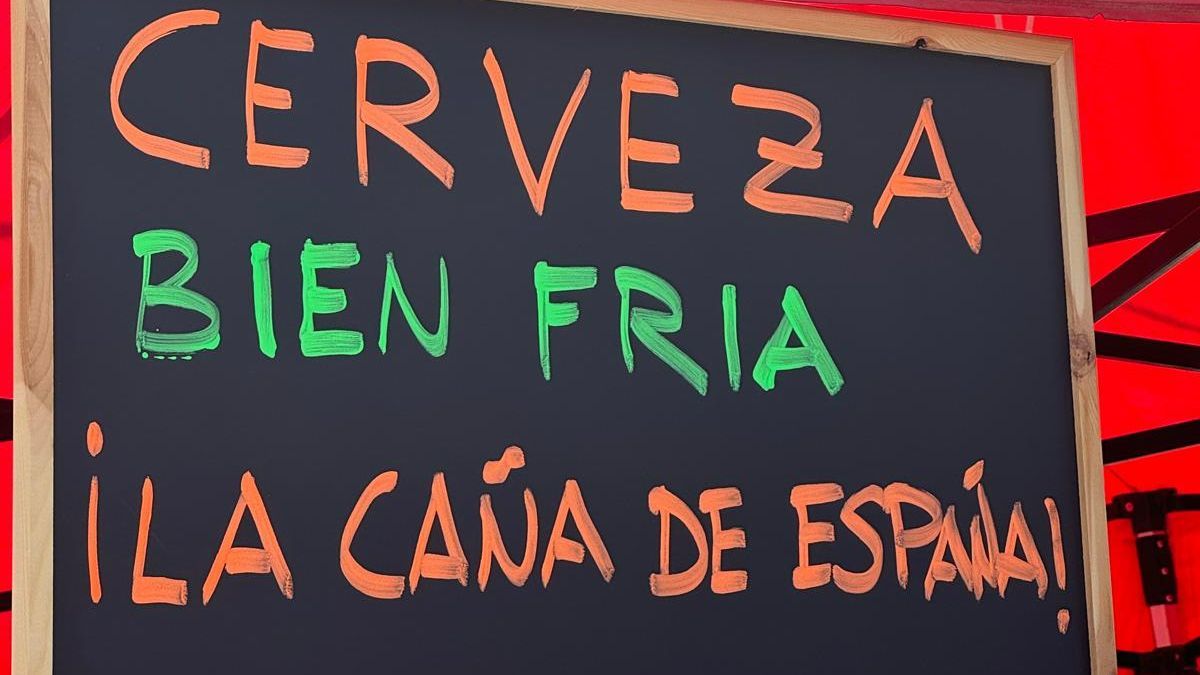 Baño de masas de Isabel Díaz Ayuso en el acto 'Un año con ganas' en Madrid