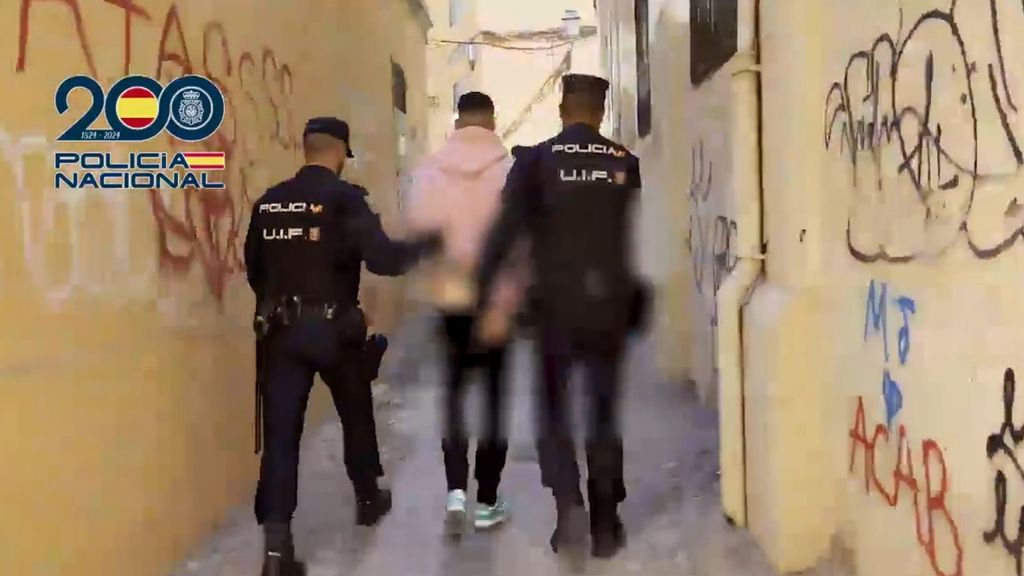 Detenidos 11 miembros del 'coro 717' de Trinitarios en Granada por centenares de estafas
