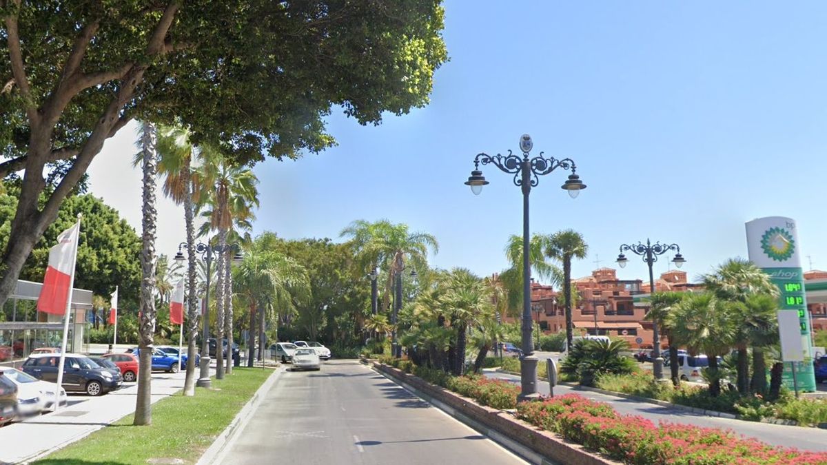 Avenida Litoral en Estepona, Málaga
