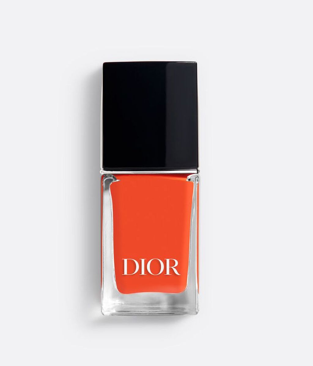 Esmalte de uñas naranja neón, de Dior