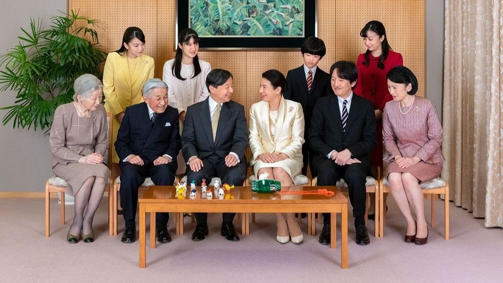 La Familia Imperial de Japón en una imagen de 2020, en la que aparecen los únicos cuatro varones.