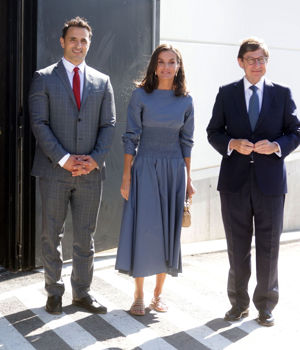 Diego Ávalos, vicepresidente de contenido original de Netflix en España, la reina Letizia y José Ignacio Goirigolzarri, Presidente de CaixaBank