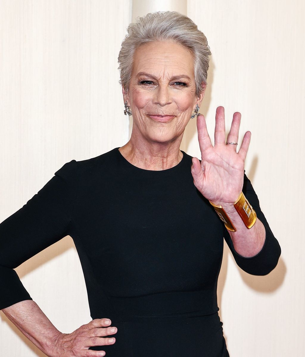 Jamie Lee Curtis ha sido siempre fan del pelo muy corto: con canas y sin ellas.