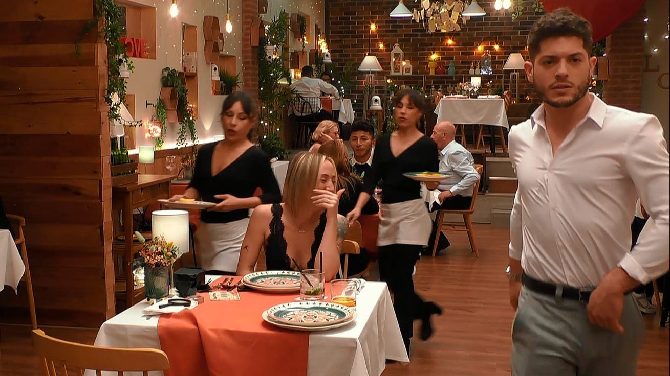 Judith y Manuel durante su cita en 'First Dates'