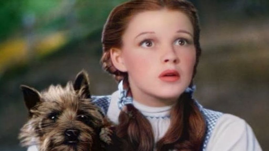 Judy Garland y el perrito Totó (2)