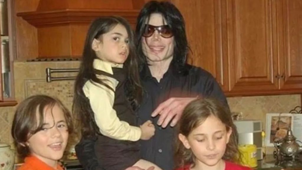 michael jackson con sus tres hijos fd38