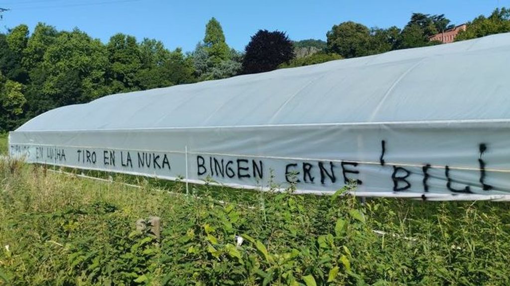 "Zipaios en lucha, tiro en la nuca" o "Bingen erne ibili", dos de las amenazas