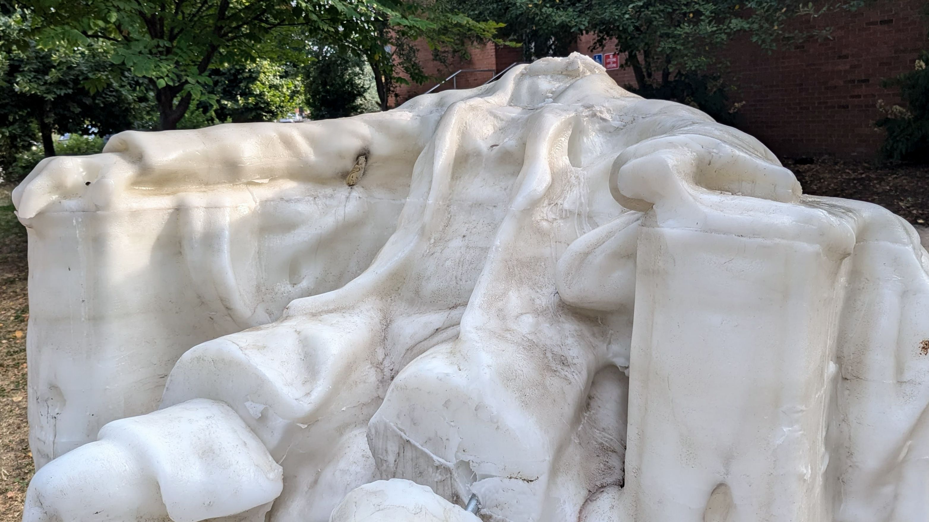 El calor derrite la cabeza de una estatua de Lincoln en Washington y se hace viral