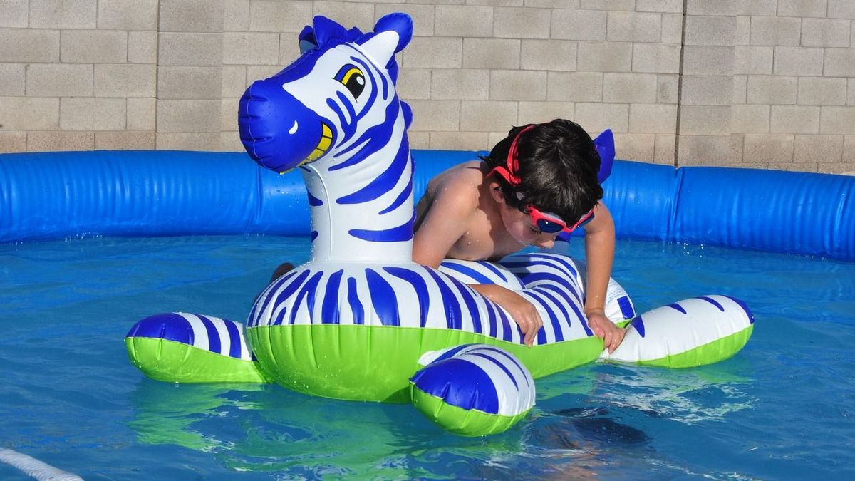 La limpieza de una piscina hinchable debe ser clave