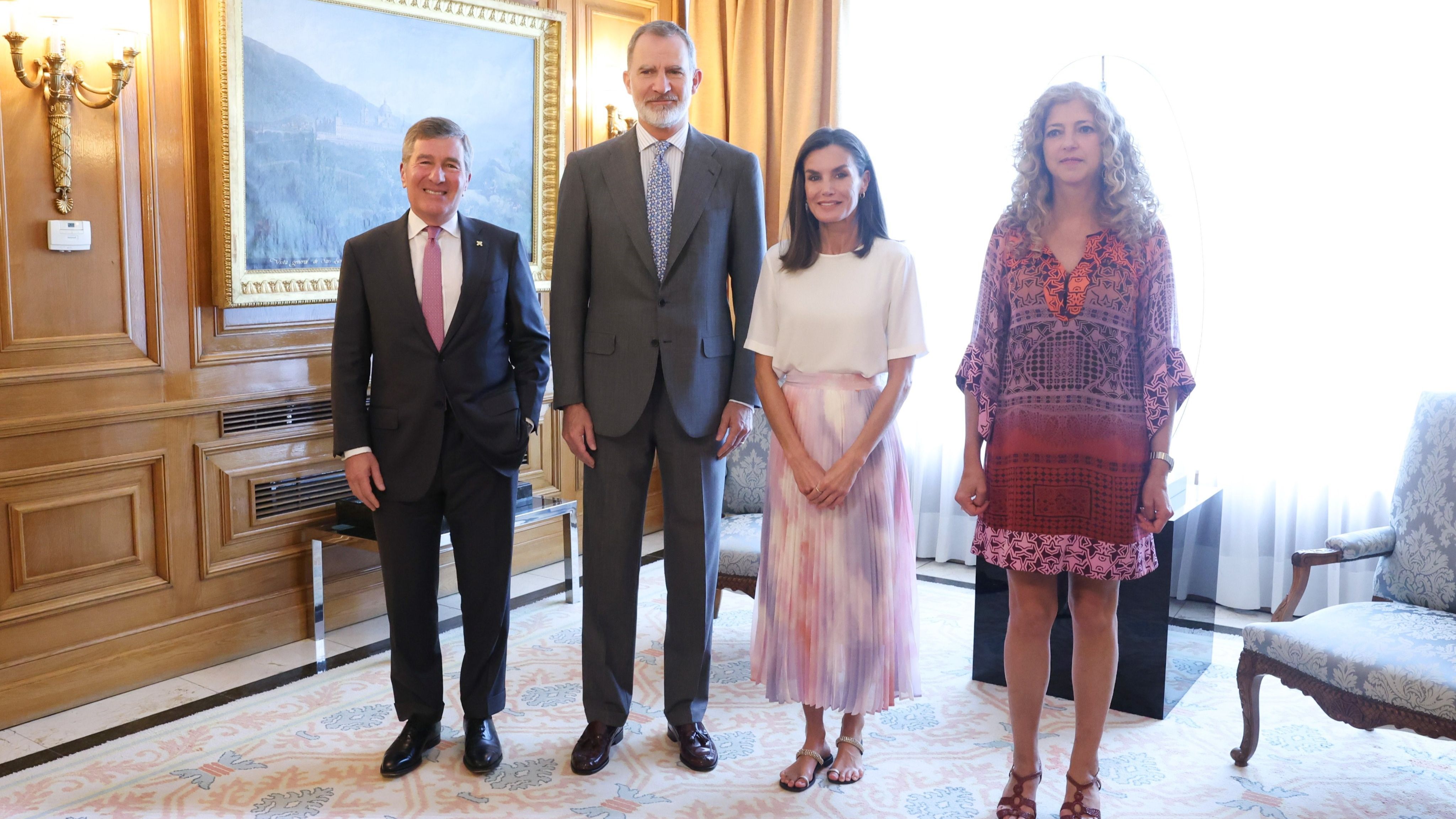 Los reyes Felipe VI y Letizia, Charles H. Rivkin y Estela Artacho García-Moreno.