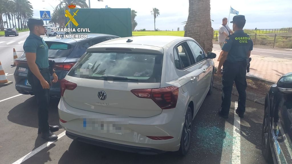 La Guardia Civil auxilia a un bebé de un año atrapado en el interior de un coche en Fuerteventura