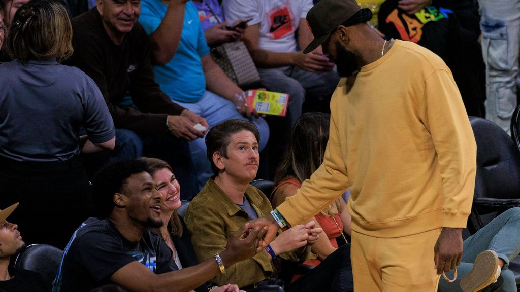 LeBron James y su hijo Bronny podrían jugar juntos en Los Ángeles Lakers en un dúo histórico para la NBA