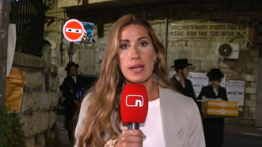 Una turba de judíos ultraortodoxos acosa y lanza botellas a un equipo de 'Noticias Cuatro' en Jerusalén