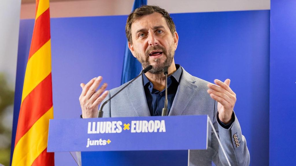 El candidato de Junts a las elecciones europeas, Toni Comín, en rueda de prensa desde Bruselas, a 1 de junio de 2024.