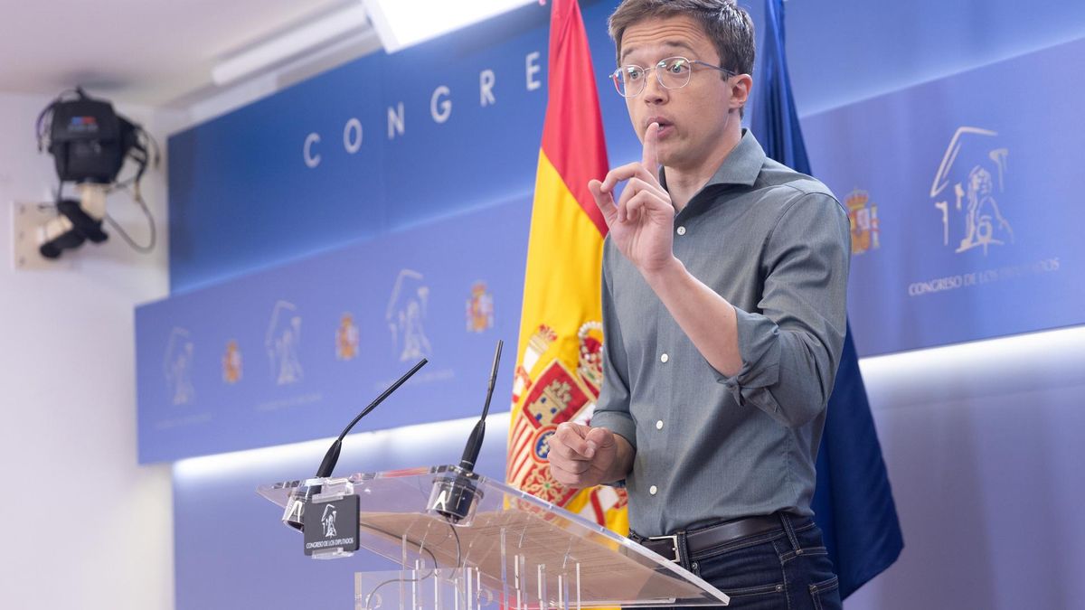 El líder de Más País y diputada de Sumar, Iñigo Errejón, durante una rueda de prensa posterior a la Junta de Portavoces, en el Congreso de los Diputados, a 28 de mayo de 2024, en Madrid (España).