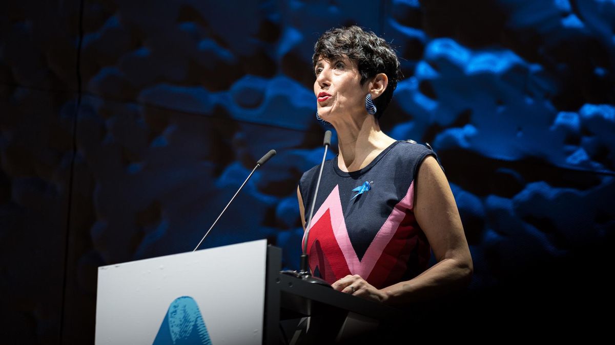 La ministra de Inclusión, Seguridad Social y Migraciones, Elma Saiz, inaugura el acto de ACNUR por el Día Mundial de las Personas Refugiadas, en el Auditorio de CaixaForum, a 20 de junio de 2024, en Madrid (España).