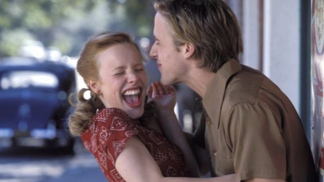 McAdams y Gosling como los jóvenes Noa y Allie, protagonostas de la cinta.